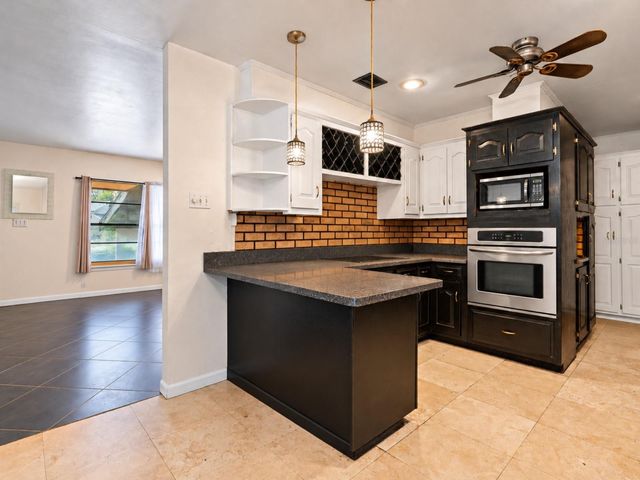 19201 ALICE CIRCLE, Lutz, FL 33558