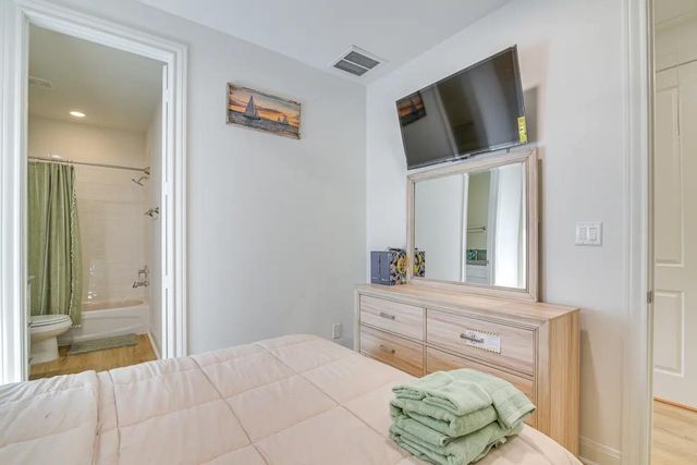 5111 Briscoe Street B, Houston, TX 77033