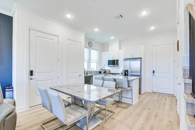 5111 Briscoe Street B, Houston, TX 77033