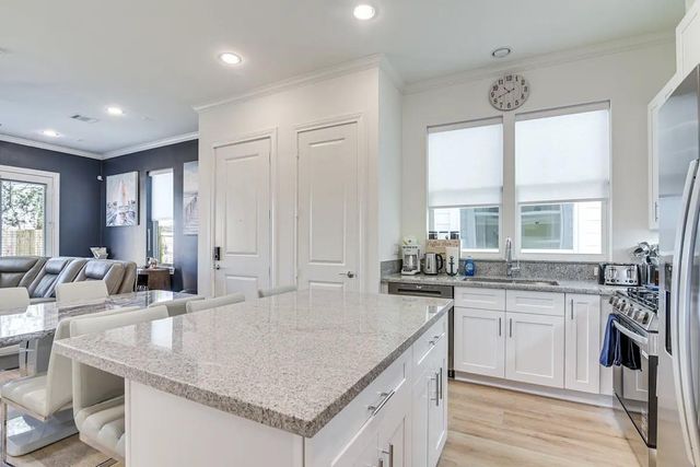 5111 Briscoe Street B, Houston, TX 77033