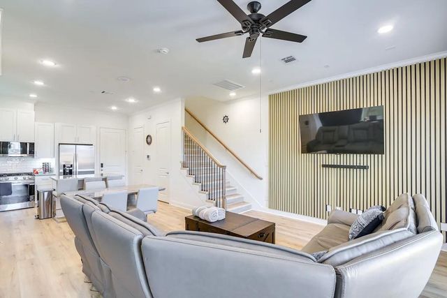 5111 Briscoe Street B, Houston, TX 77033