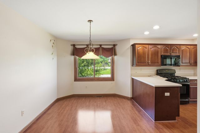850 Shannon Drive, Crown Point, IN 46307