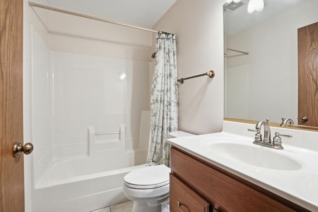 850 Shannon Drive, Crown Point, IN 46307