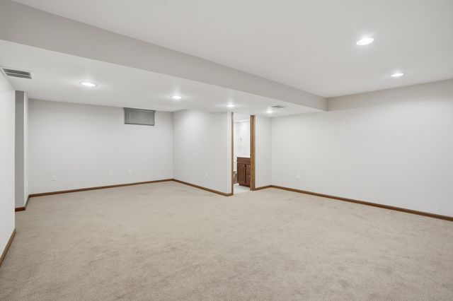 850 Shannon Drive, Crown Point, IN 46307