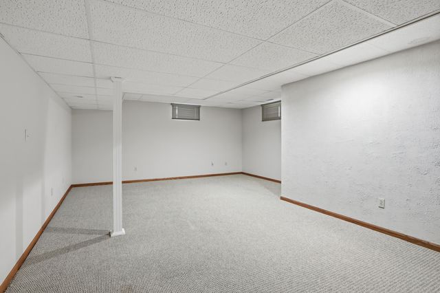850 Shannon Drive, Crown Point, IN 46307