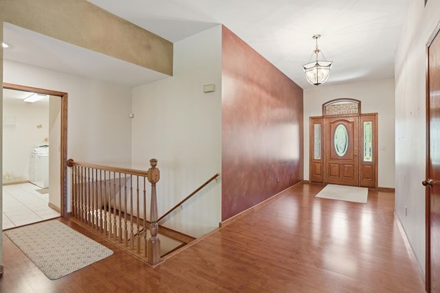 850 Shannon Drive, Crown Point, IN 46307