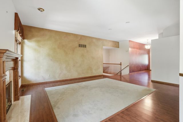 850 Shannon Drive, Crown Point, IN 46307