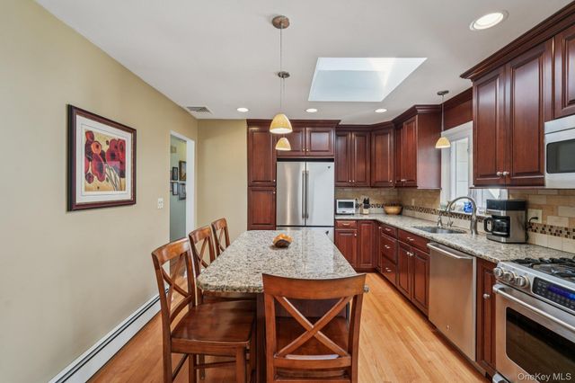 23 Will Rogers Lane, Nanuet, NY 10954