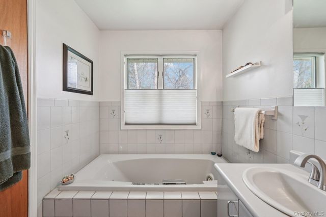 23 Will Rogers Lane, Nanuet, NY 10954