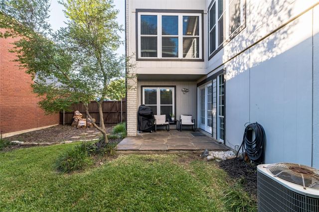 2939 Hunters Point Lane, Carrollton, TX 75007