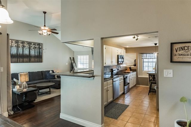 2939 Hunters Point Lane, Carrollton, TX 75007