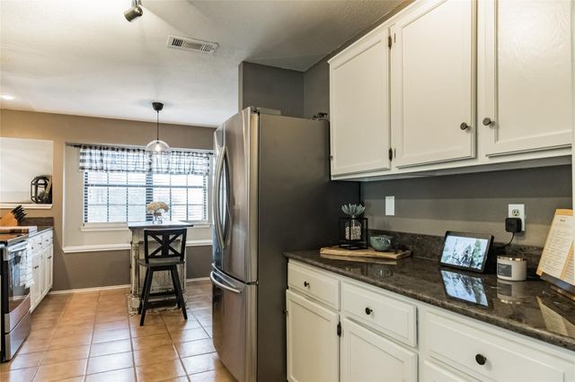 2939 Hunters Point Lane, Carrollton, TX 75007