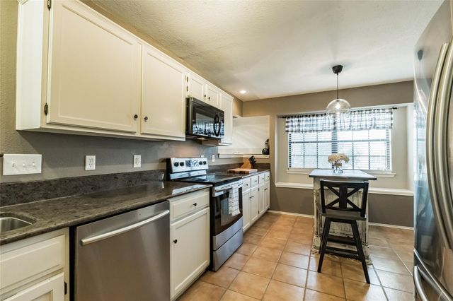 2939 Hunters Point Lane, Carrollton, TX 75007