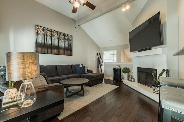 2939 Hunters Point Lane, Carrollton, TX 75007