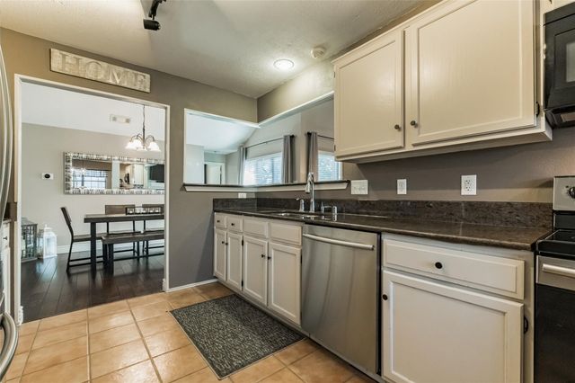 2939 Hunters Point Lane, Carrollton, TX 75007