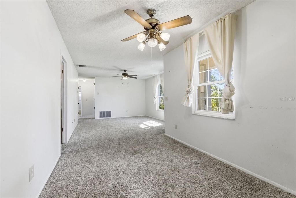 Image 14 of property listing at 520 JUPITER WAY, Casselberry, FL 32707