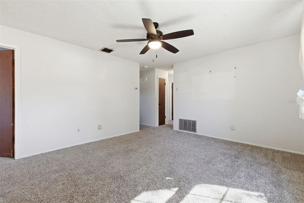 Image 16 of property listing at 520 JUPITER WAY, Casselberry, FL 32707