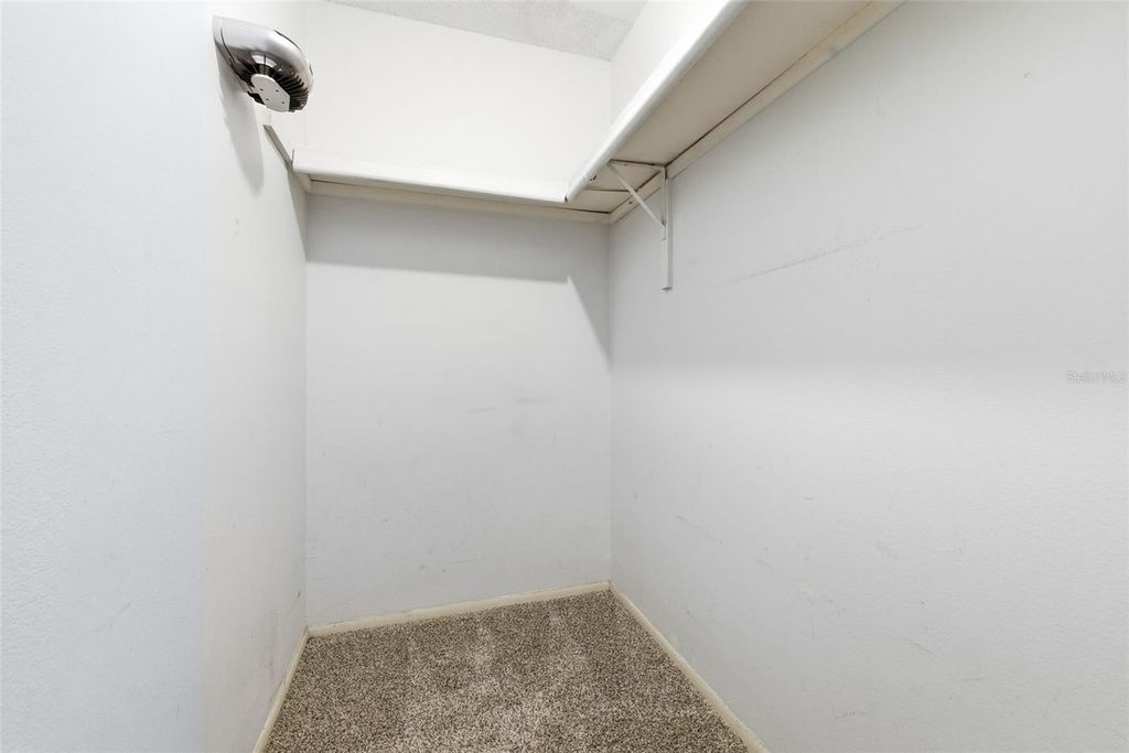 Image 27 of property listing at 520 JUPITER WAY, Casselberry, FL 32707