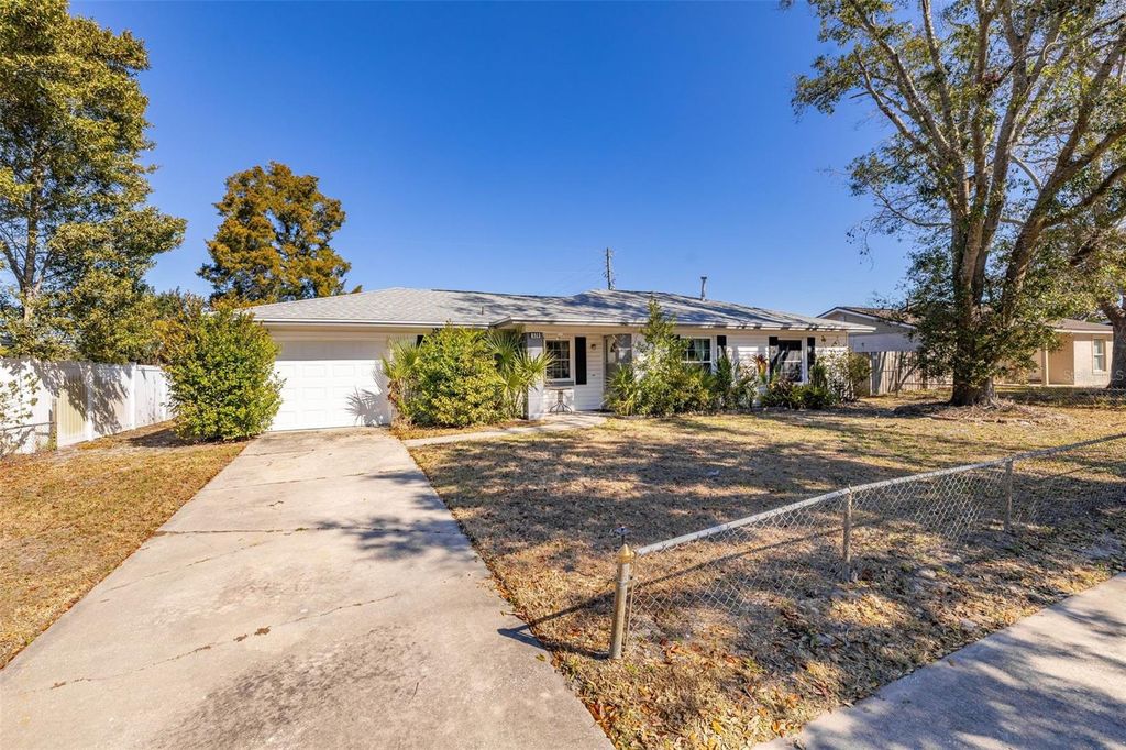 Image 4 of property listing at 520 JUPITER WAY, Casselberry, FL 32707