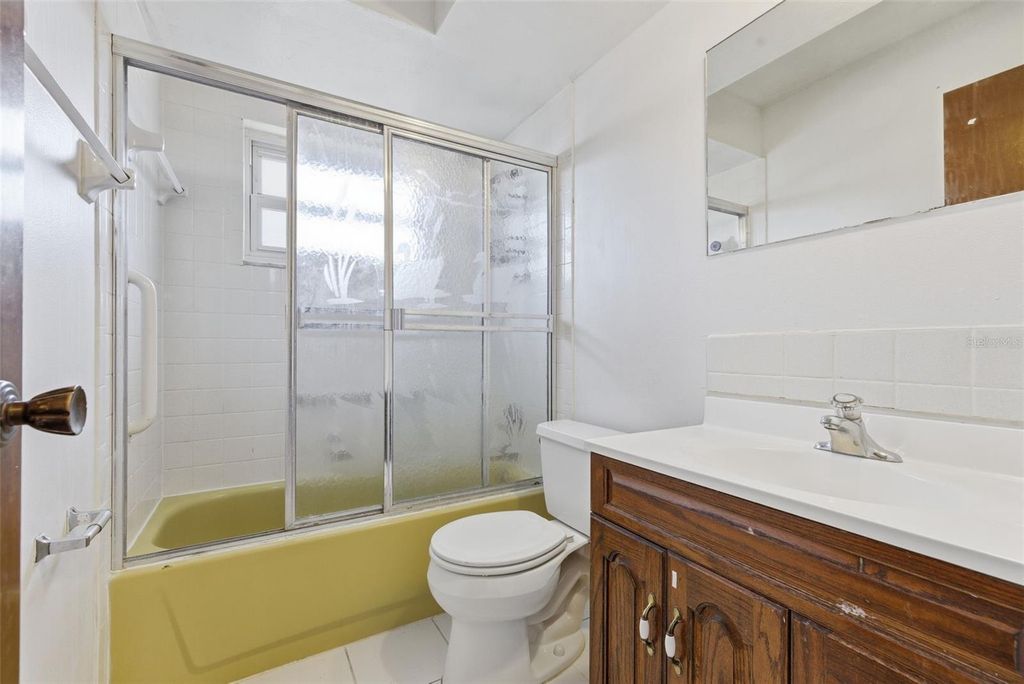 Image 34 of property listing at 520 JUPITER WAY, Casselberry, FL 32707