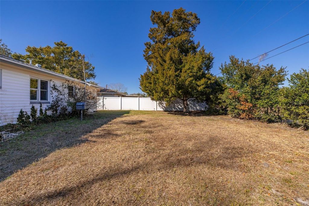 Image 45 of property listing at 520 JUPITER WAY, Casselberry, FL 32707