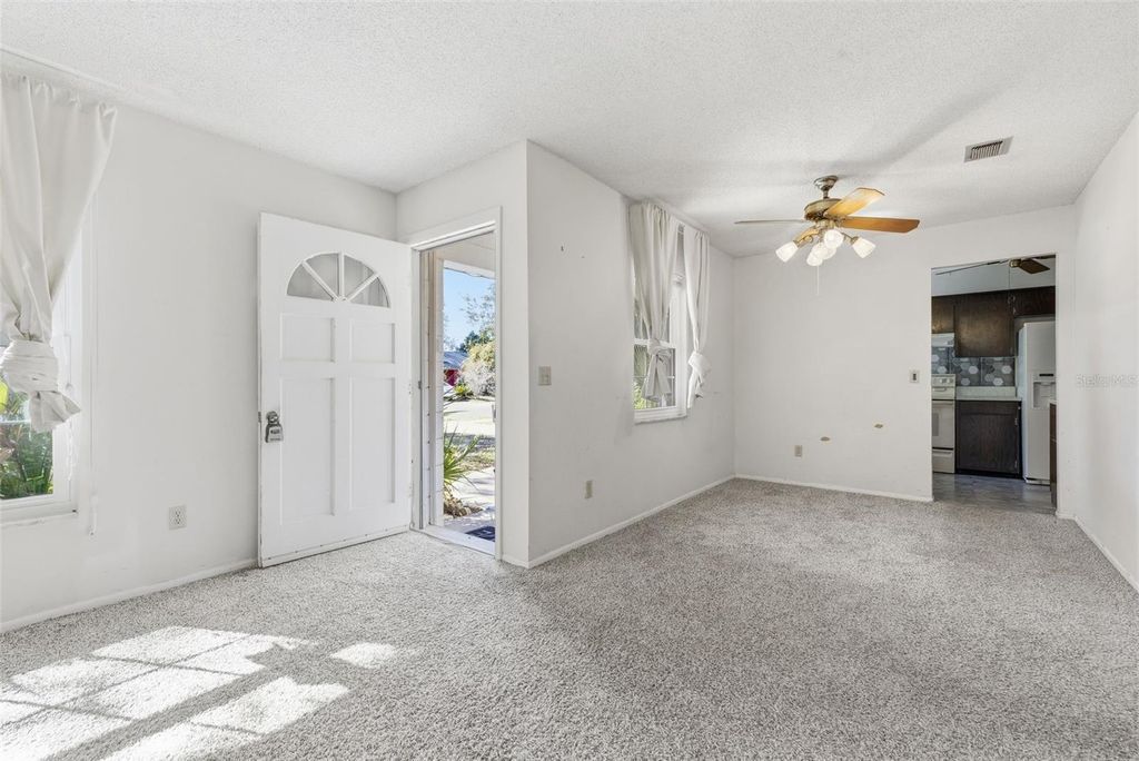 Image 8 of property listing at 520 JUPITER WAY, Casselberry, FL 32707