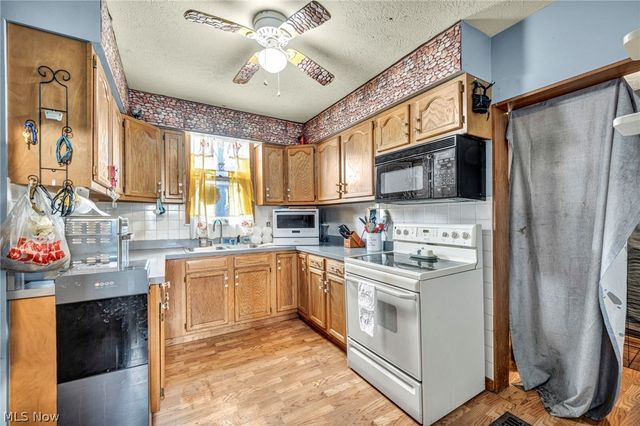 1815 Walden Avenue NW, Canton, OH 44709