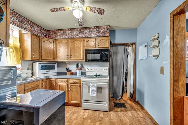 1815 Walden Avenue NW, Canton, OH 44709