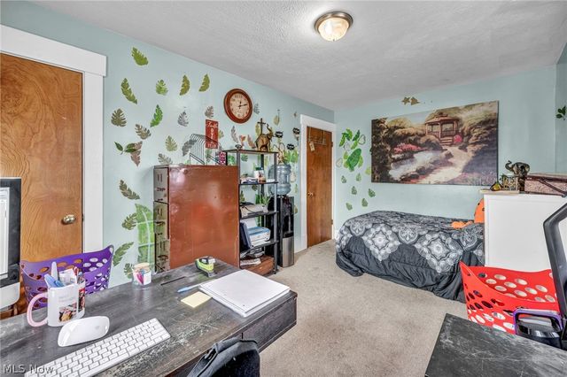 1815 Walden Avenue NW, Canton, OH 44709