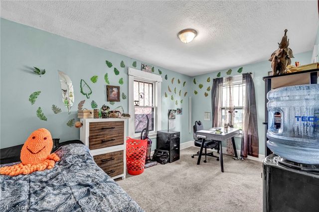 1815 Walden Avenue NW, Canton, OH 44709