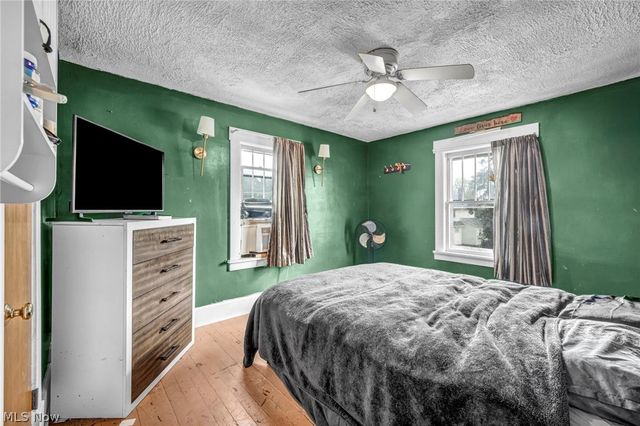 1815 Walden Avenue NW, Canton, OH 44709