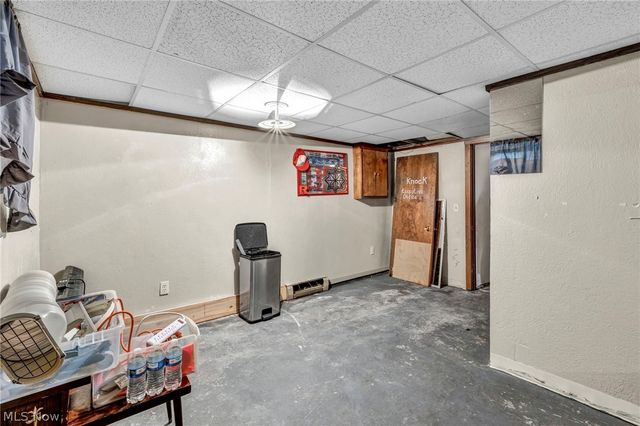 1815 Walden Avenue NW, Canton, OH 44709