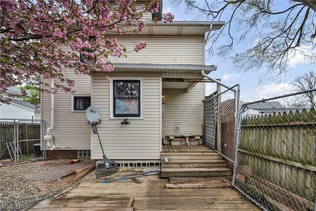 1815 Walden Avenue NW, Canton, OH 44709