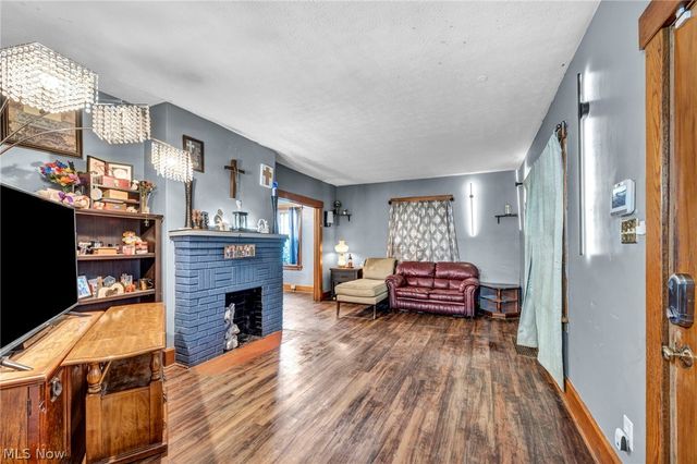 1815 Walden Avenue NW, Canton, OH 44709