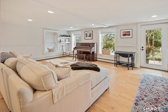 18 Dock Road, Norwalk, CT 06854