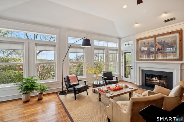18 Dock Road, Norwalk, CT 06854