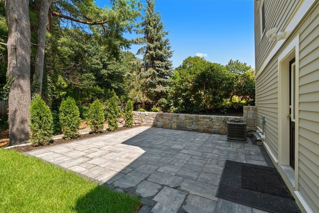 613 Grove St 613, Newton, MA 02462