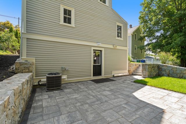613 Grove St 613, Newton, MA 02462