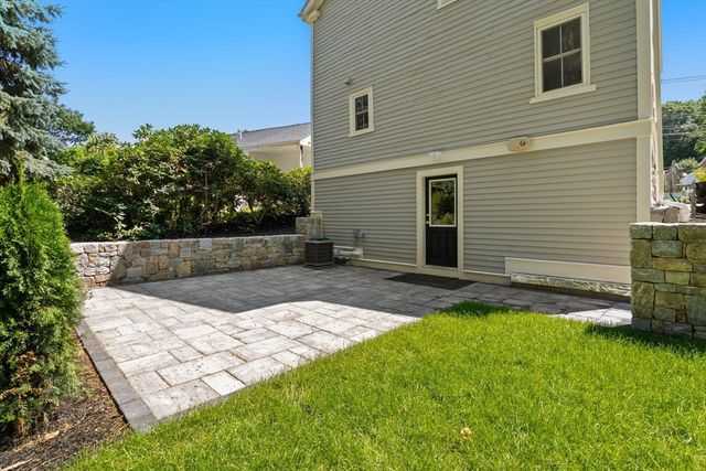 613 Grove St 613, Newton, MA 02462