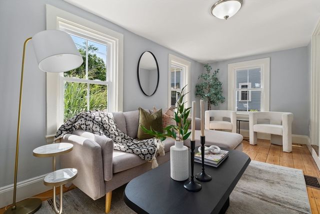 613 Grove St 613, Newton, MA 02462