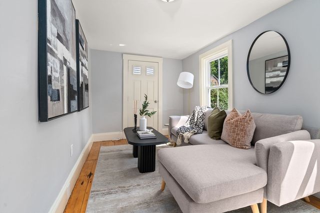 613 Grove St 613, Newton, MA 02462