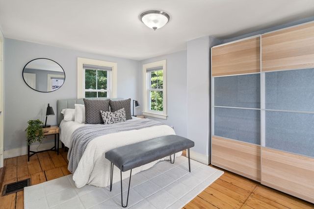 613 Grove St 613, Newton, MA 02462