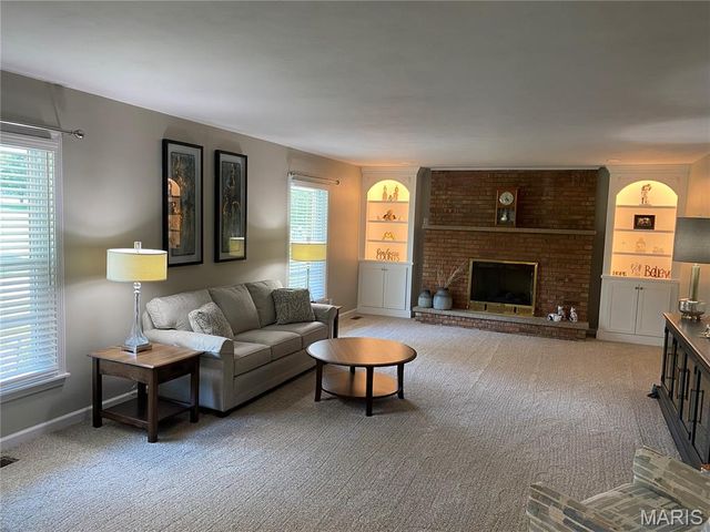 1310 Country Club Drive, Hannibal, MO 63401