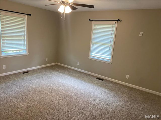 1310 Country Club Drive, Hannibal, MO 63401