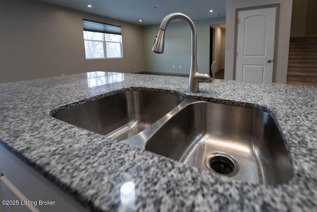 4391 Coppice Trail, Louisville, KY 40229