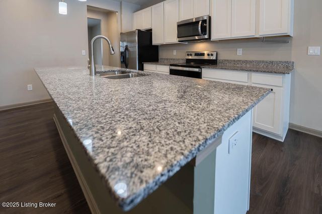 4391 Coppice Trail, Louisville, KY 40229