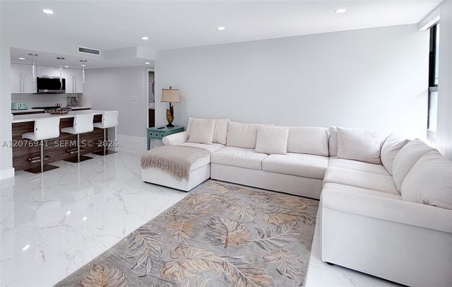 1800 Collins Ave 3H, Miami Beach, FL 33139