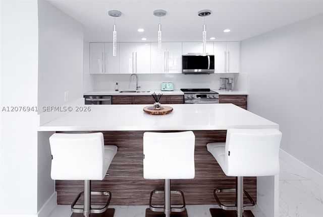 1800 Collins Ave 3H, Miami Beach, FL 33139