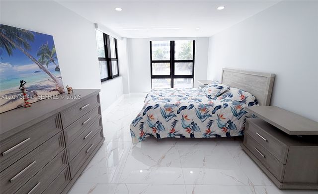 1800 Collins Ave 3H, Miami Beach, FL 33139