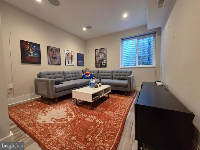 1227 N LEITHGOW ST, Philadelphia, PA 19122